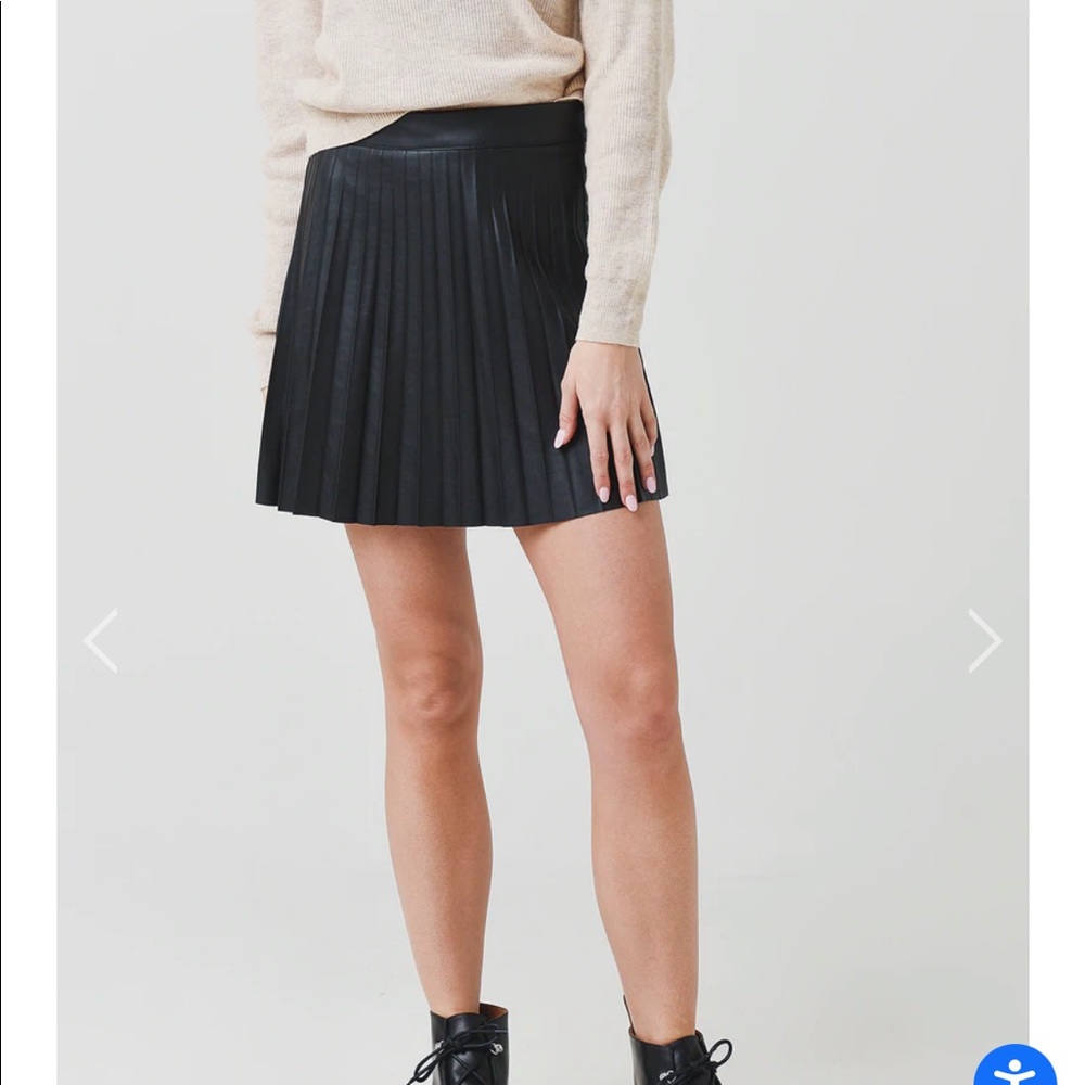 BB Dakota pleated leather skirt NWT